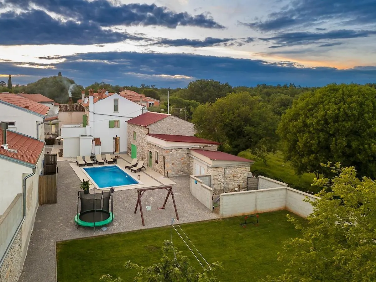 Vila Kuca Drdanic By Istrialux Mali Vareški 0*,  Chorvatsko